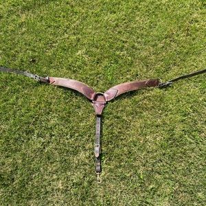 Weaver’s western breastplate